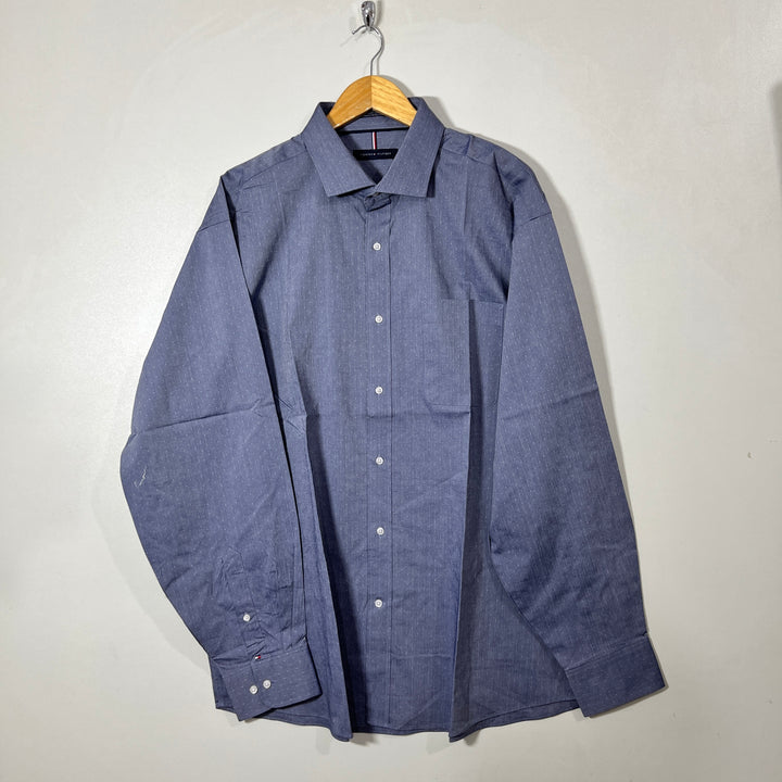 TOMMY HILFIGER REGULAR FIT WRINKLE RESISTANT SEMI FORMAL SHIRT WITH STRETCH