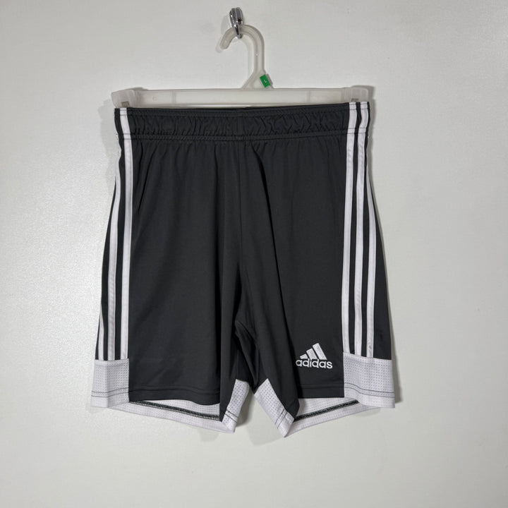 ADIDAS AEROREADY FOOTBALL SHORT WITHOUT POCKETS GREY COLOUR