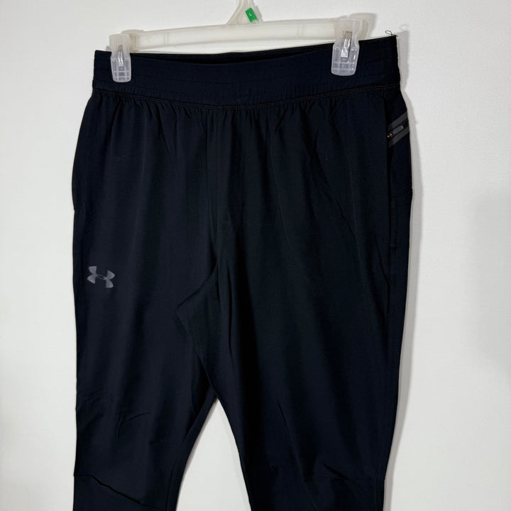 UNDER ARMOUR SLIM FIT HYBRID PARACHUTE SPORT TROUSER BLACK COLOUR