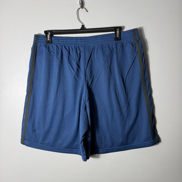 CHAMPION SPORT SHORT BRAND NEW