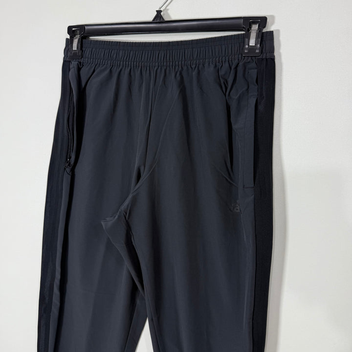 ADIDAS AEROREADY HYBRID PARACHUTE SPORT TROUSER GREY COLOUR