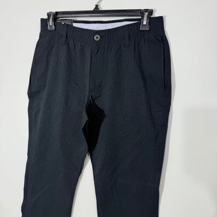 UNDER ARMOUR STRAIGHT FIT PERFORMANCE PANT BRAND NEW WITH STRETCH GREY COLOUR