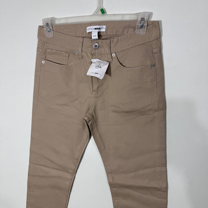 FASHION NOVA COTTON CHINO PANT BRAND NEW WITH STRETCH