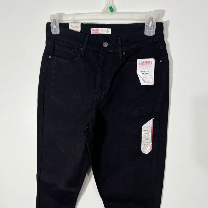 LEVIS SKINNY FIT DENIM PANT BRAND NEW WITH STRETCH