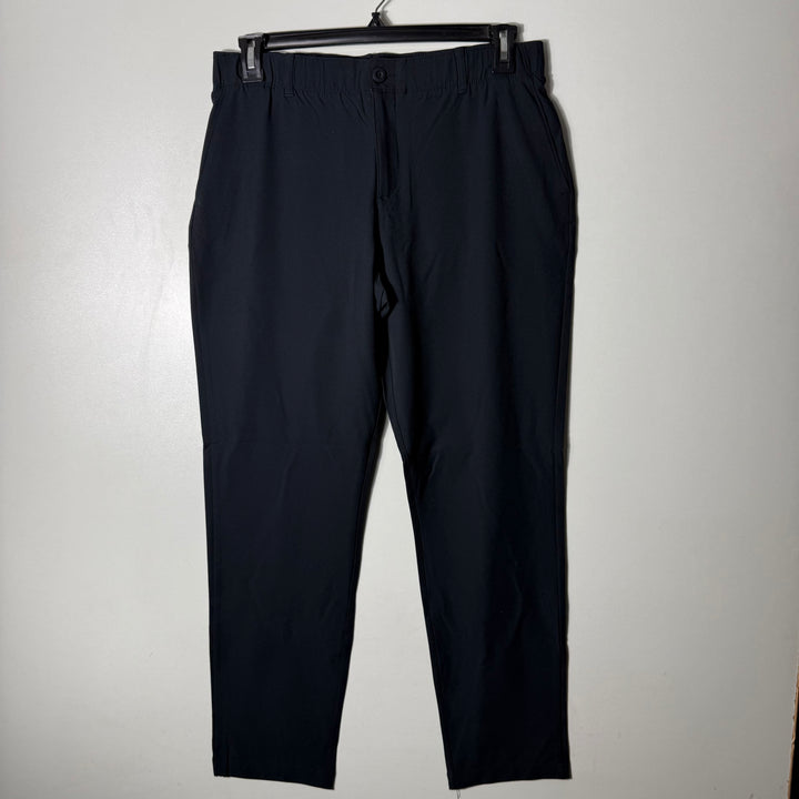 UMDER ARMOUR SLIM FIT PERFORMANCE PANT WITH STRETCH BLACK COLOUR