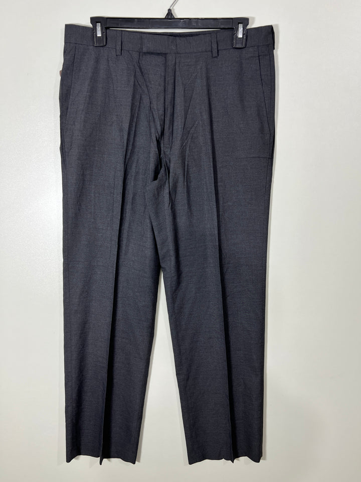 HAGGAR STRAIGHT FIT DRESS PANT BRAND NEW WITH STRETCH