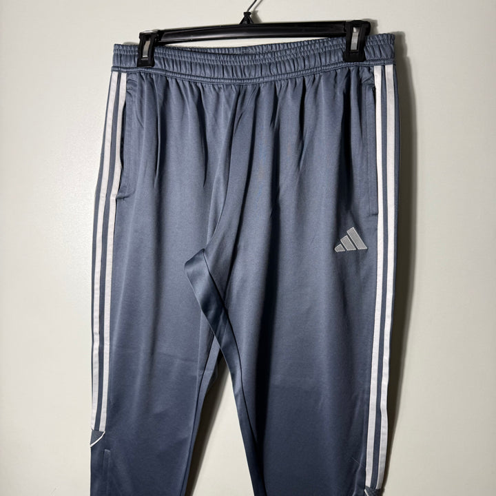 ADIDAS AEROREADY SPORT TROUSER WOTH SIDE ZIP POCKETS GREY COLOUR