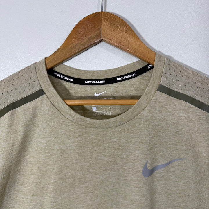 NIKE RUNNING SPORT TSHIRT