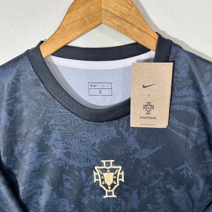 NIKE FOOTBALL TSHIRT BRAND NEW