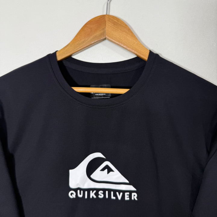 QUICKSILVER MOISTURE WICKING SPORT TSHIRT
