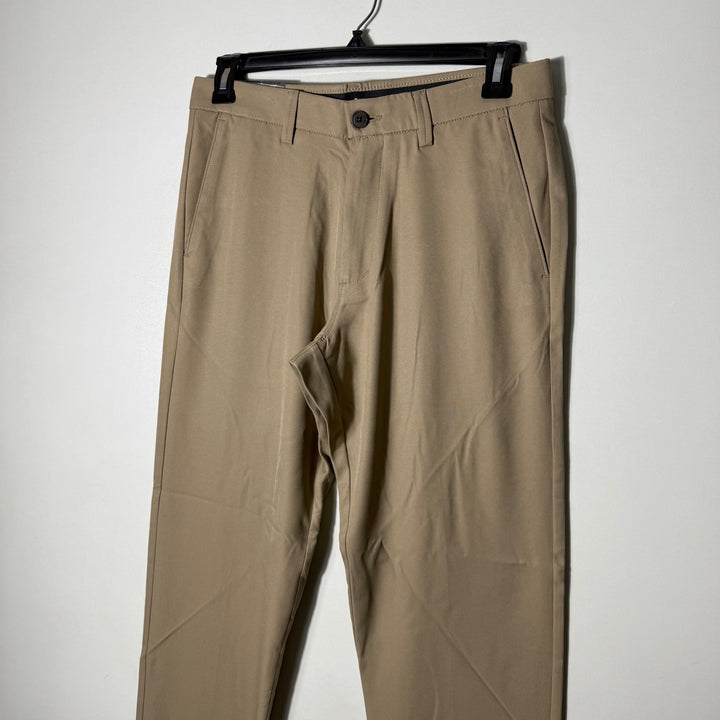 HAGGAR STRAIGHT FIT PERFORMANCE DRESS PANT BRAND NEW WITH STRETCH