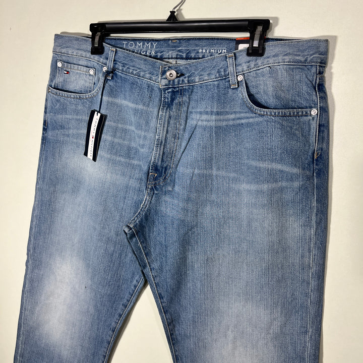 TOMMY HILFIGER STRAIGHT FIT DENIM PANT BRA NEW