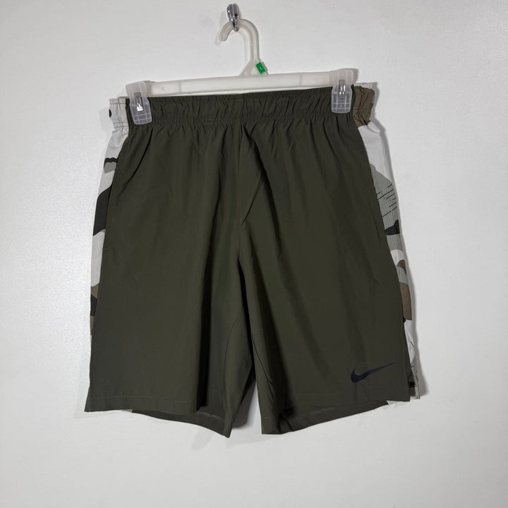 NIKE DRI FIT PARACHUTE TRAINING SPORT SHORT WITH STRETCH