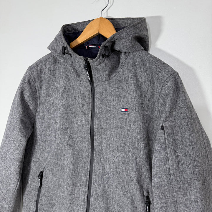 TOMMY HILFIGER 3 LAYER FABRIC WATER RESISTANT WIND RESISTANT SOFT SHELL WINDBREAKER JACKET WITH HOOD