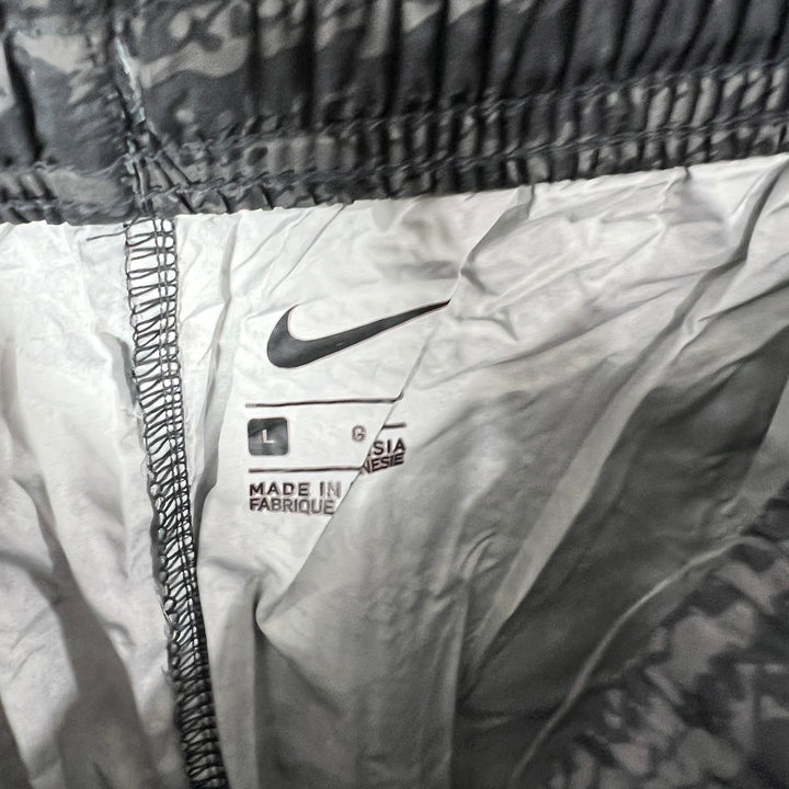 NIKE PARACHUTE SPORT SHORT
