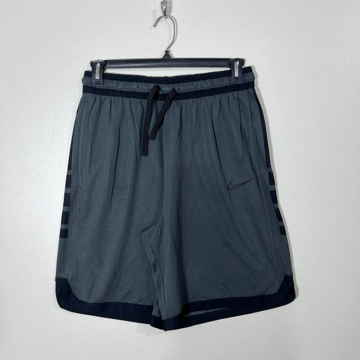 NIKE DRI FIT SPORT SHORT