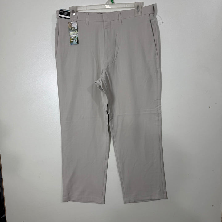 HAGGAR CLASSIC FIT HIDDEN COMFORT WAISTBAND DRESS PANT BRAND NEW WITH STRETCH