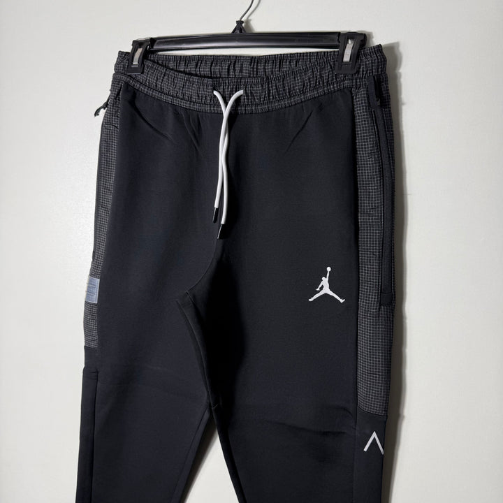 JORDAN SLIM FIT TECH FLEECE SPORT TROUSER WITH SIDE ZIP POCKETS BLACK COLOUR