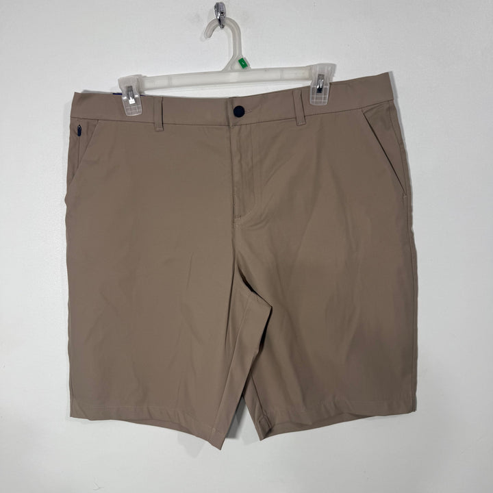 32 COOL PERFORMANCE SHORT BRAND NEW WITH STRETCH