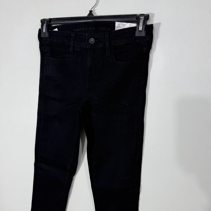 AMERICAN EAGLE WOMEN SKINNY FIT DENIM PANT BRAND NEW WITH STRETCH BLACK COLOUR