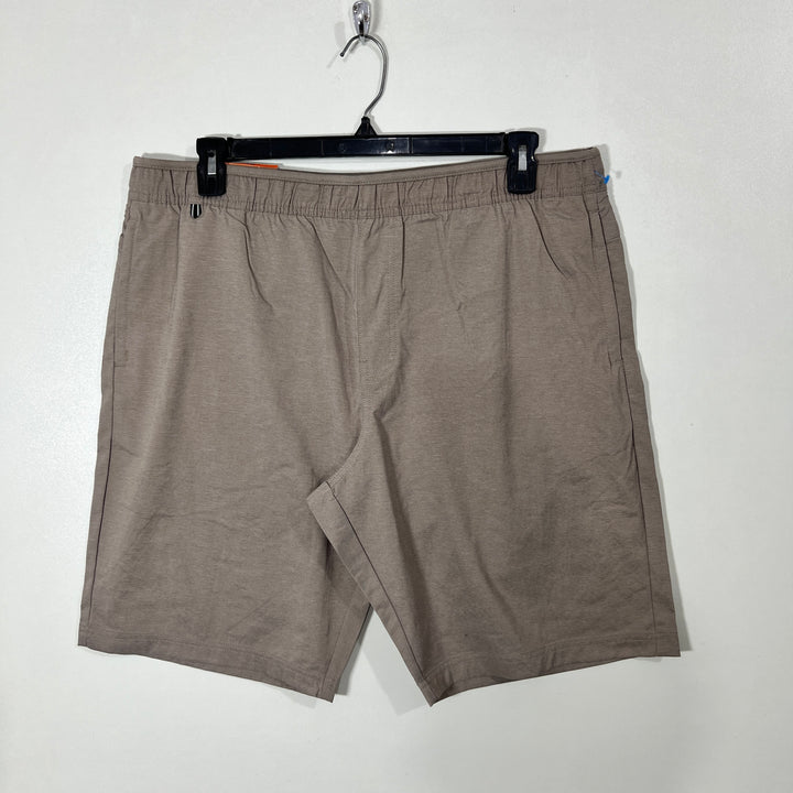 VOYAGER PERFORMANCE SHORT BRAND NEW WITH STRETCH