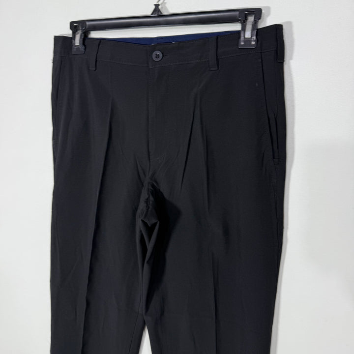 IZOD STRAIGHT FIT PERFORMANCE PANT WITH STRETCH BLACK COLOUR