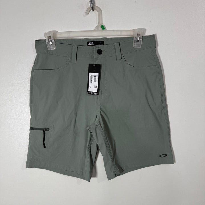 OAKLEY PERFORMANCE SHORT BRAND NEW