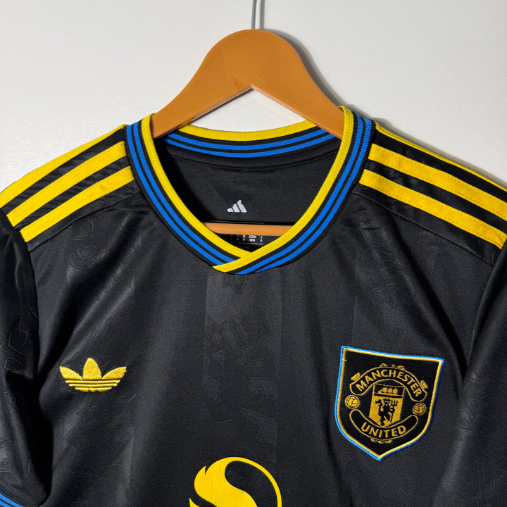 ADIDAS ORIGINALS SLIM FIT V NECK SPORT TSHIRT