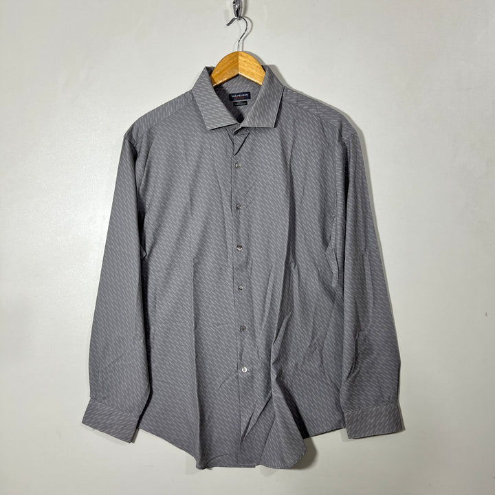 VAN HEUSEN SLIM FIT NON IRON PERFORMANCE SHIRT WITH STRETCH