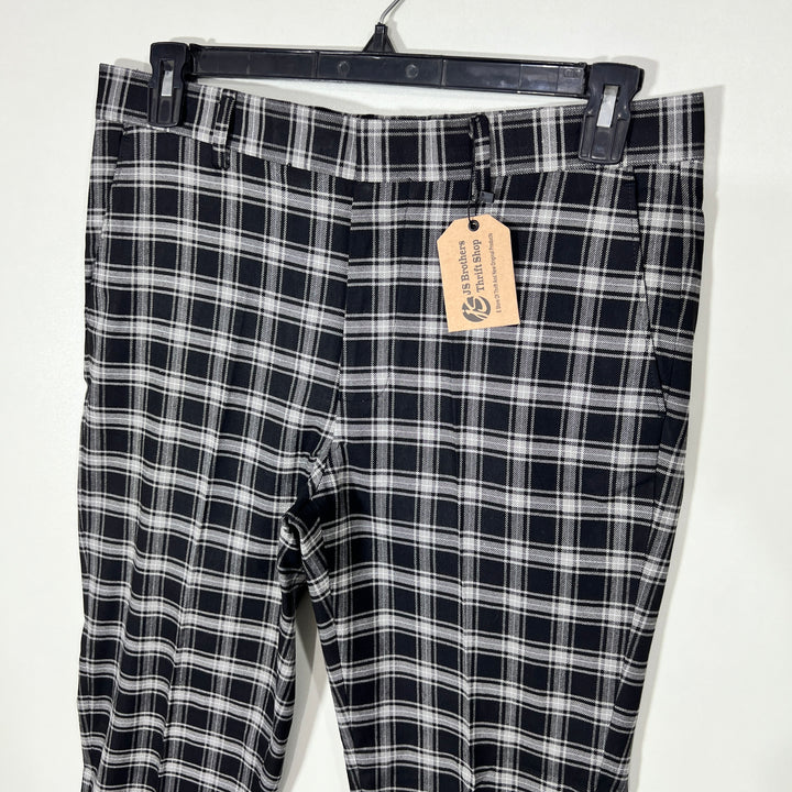 BURTON MENSWEAR LONDON CHECKERED DRESS PANT WITH STRETCH