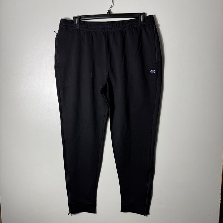 CHAMPION FLEECE  TROUSER BLACK COLOUR WITH SIDE ZIP POCKETS