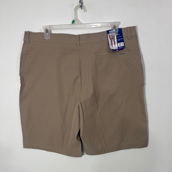 32 COOL PERFORMANCE SHORT BRAND NEW WITH STRETCH