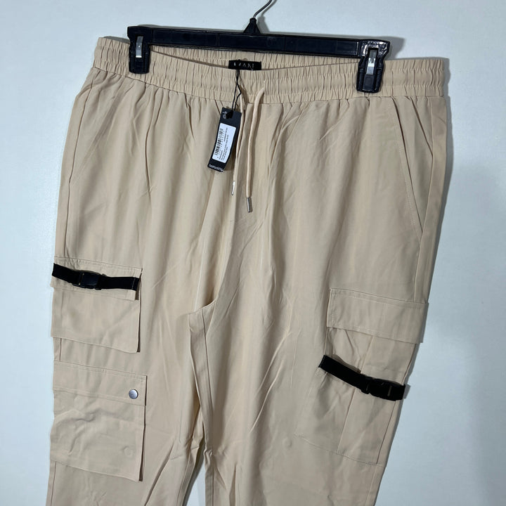 BOOHOOMAN STRAIGHT FIT PARACHUTE TROUSER BRAND NEW