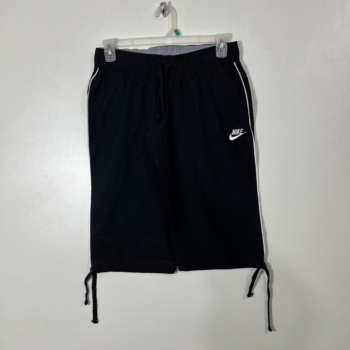 NIKE THREE QUARTER SHORT