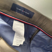 TOMMY HILFIGER STRAIGHT FIT PERFORMANCE PANT BRAND NEW WITH STRETCH