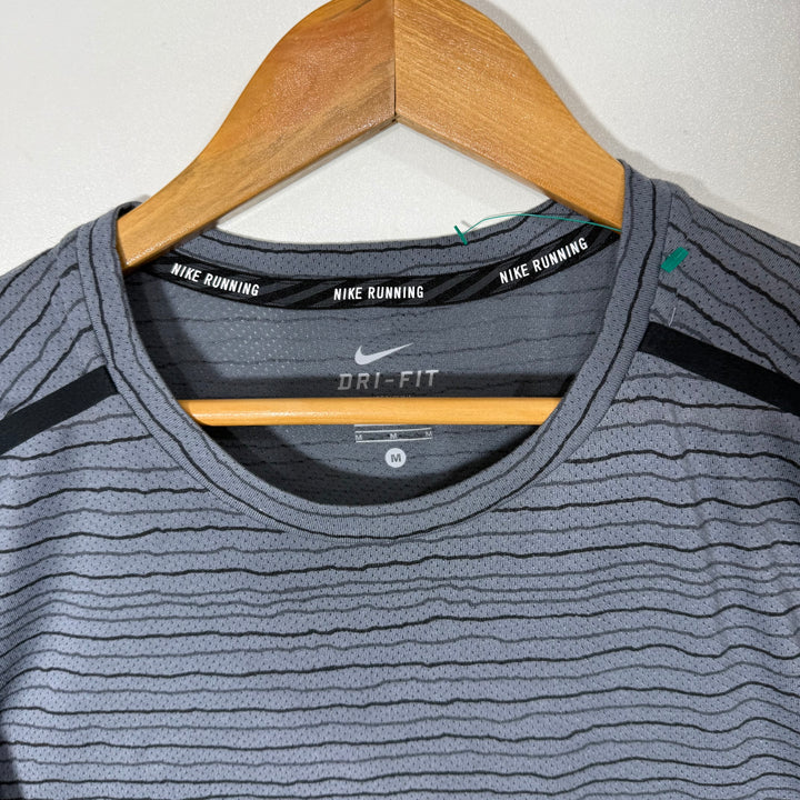 NIKE RUNNING SPORT TSHIRT