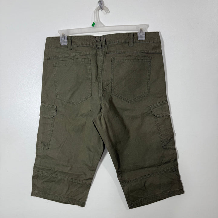 OXYLANE THREE QUARTER CARGO COTTON SHORT BRAND NEW GREEN COLOUR