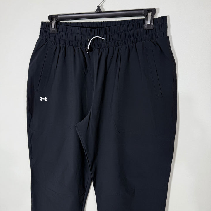 UNDER ARMOUR HYBRID PARACHUTE SPORT TROUSER WITH STRETCH  BLACK COLOUR