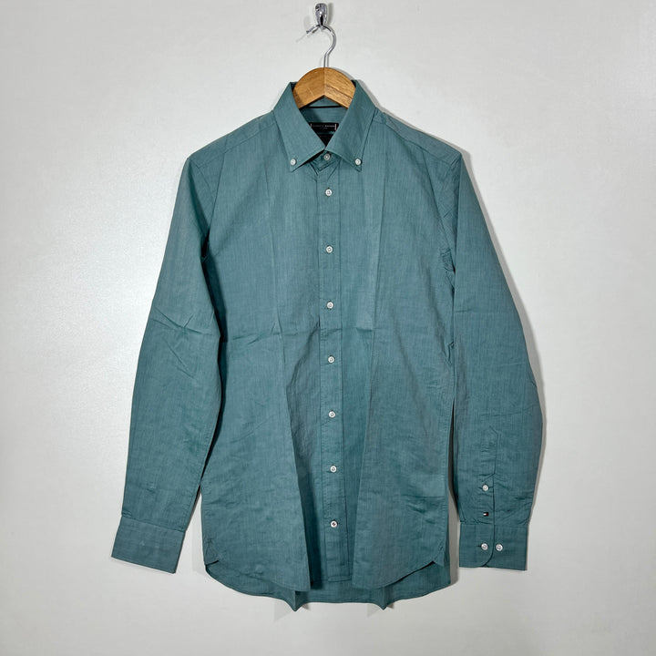 TOMMY HILFIGER BUTTON DOWN SHIRT