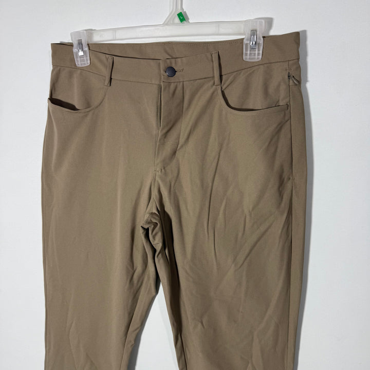 OLD NAVY ACTIVE SLIM FIT TECH HYBRID PERFORMANCE PANT WITH STRETCH