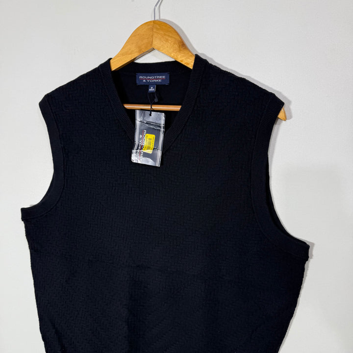 ROUNDTREE &YORKE KNITED SLEEVES LESS SWEATER BRAND NEW BLACK COLOUR