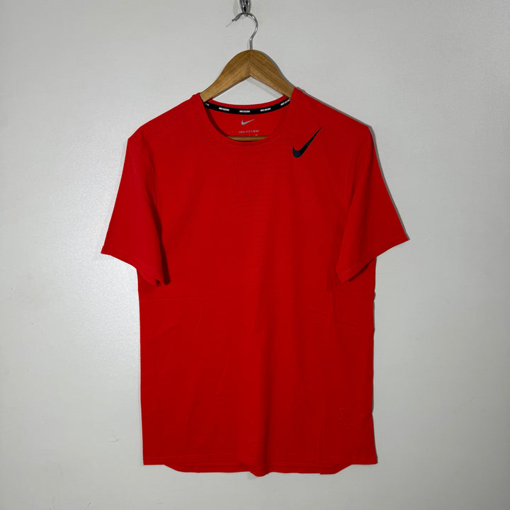 NIKE DRI FIT LIGHT WEIGHT RUNNING SPORT TSHIRT