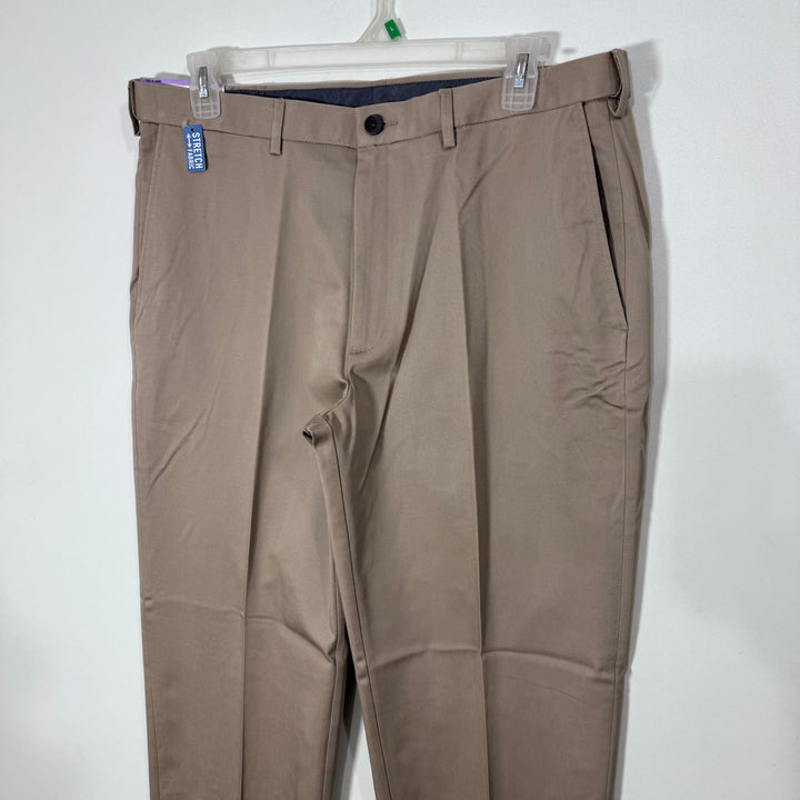 HAGGAR CLASSIC FIT FLAT FRONT PREMIUM NO IRON KHAKI HIDDEN EXPANDABLE WAISTBAND MACHINE WASHABLE STRETCH FABRIC COTTON CHINO PANT BRAND NEW WITH STRETCH