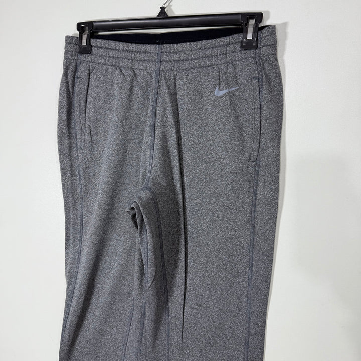 NIKE DRI FIT LOOSE FIT SPORT TROUSER INNER FLEECE GREY COLOUR