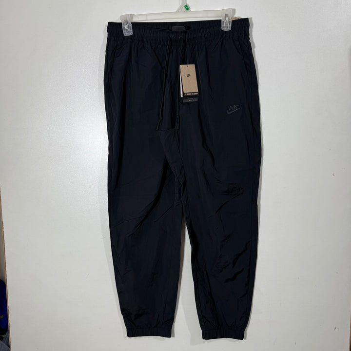 NIKE STANDARD FIT PARACHUTE TROUSER BRAND NEW BLACK COLOUR