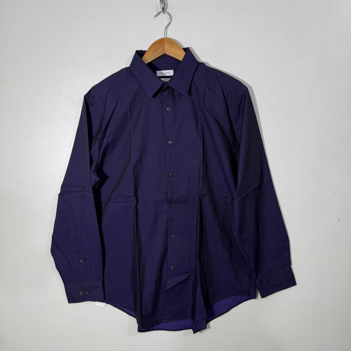 CALVIN KLEIN SLIM FIT NON IRON PERFORMANCE FORMAL SHIRT