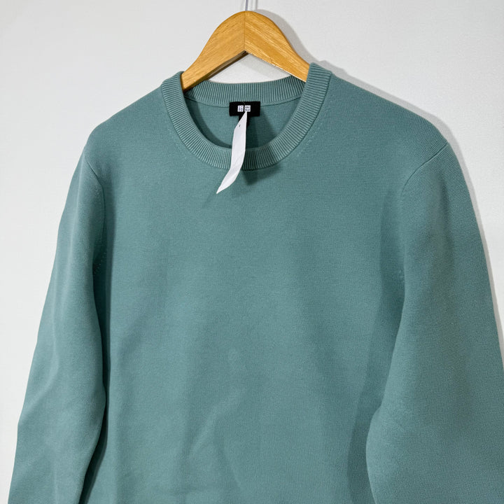 UNIQLO SWEATSHIRT BRAND NEW