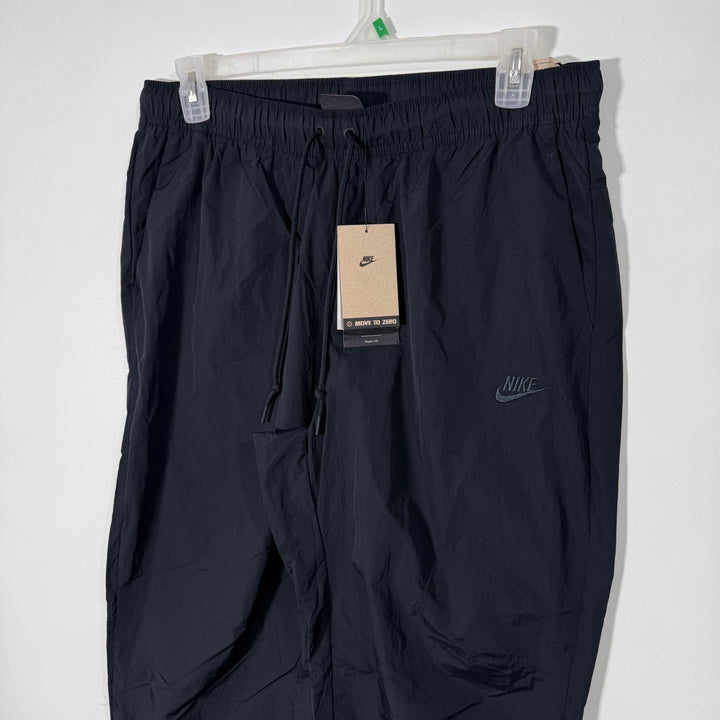 NIKE STANDARD FIT PARACHUTE TROUSER BRAND NEW BLACK COLOUR