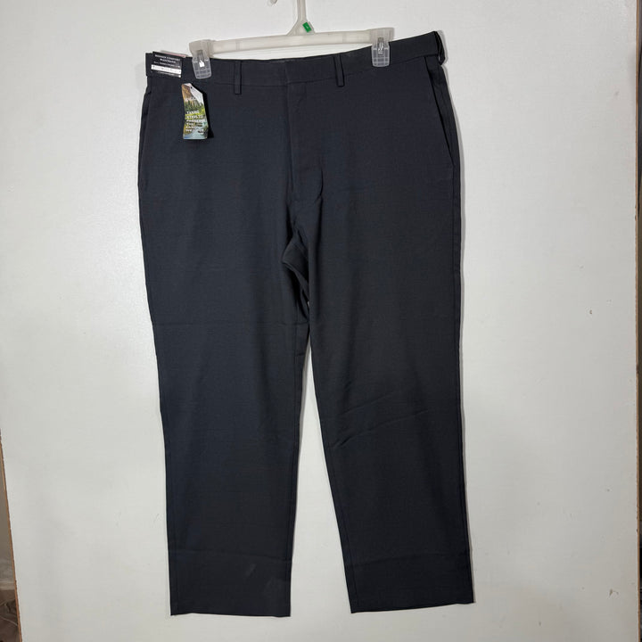 HAGGAR CLASSIC FIT PREMIUM COMFORT DRESS PANT BRAND NEW WITH STRETCH GREY COLOUR