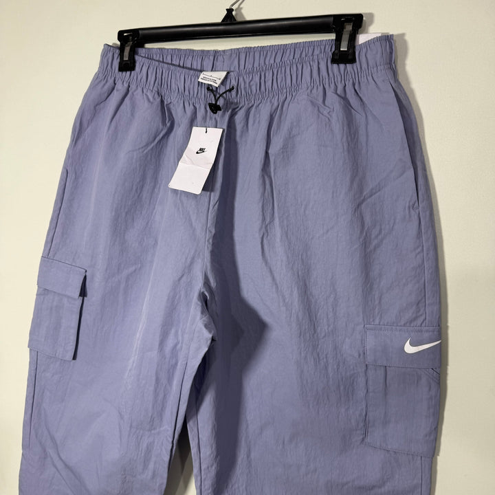 NIKE WOMEN STANDARD FIT PARACHUTE CARGO TROUSER BRAND NEW